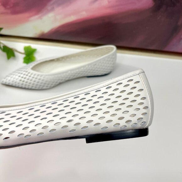 Nordstrom Scarlet Pointed Toe Flat in White Perforated Size 6 - Picture 10 of 14